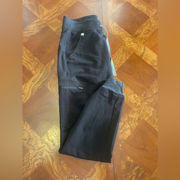 Figs - Picture 1 of 1